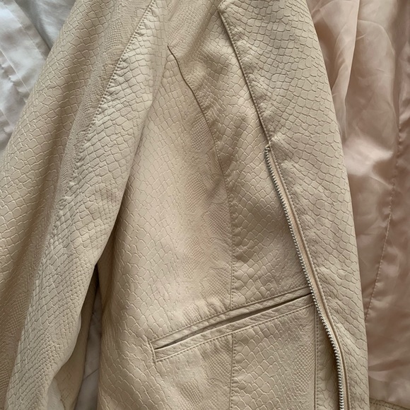 jacket - Picture 3 of 4